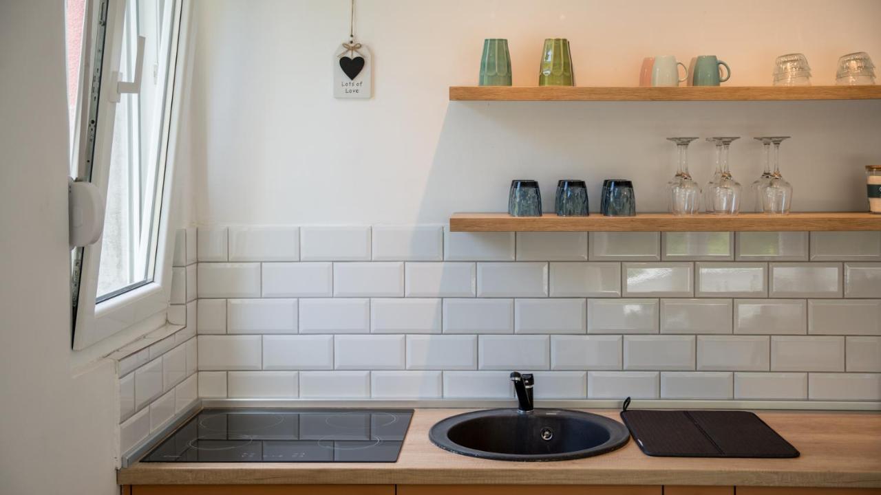 Cozy Apartment, 10 Minutes Walking Distance From The Old Town Котор Екстериор снимка