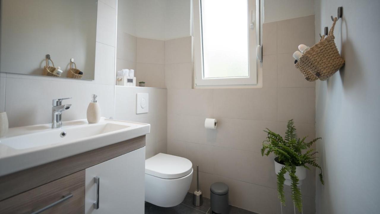 Cozy Apartment, 10 Minutes Walking Distance From The Old Town Котор Екстериор снимка